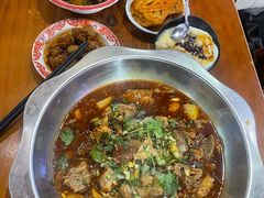 -爆炸头阿姨小四川正宗川味小吃(无任何分店)