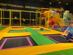 -蹦蹦跳跳(新奥购物中心店)