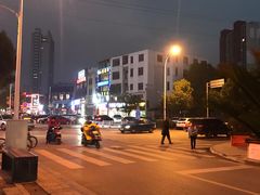 -湖滨路美食街