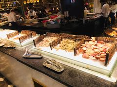 自助取餐区-钱小奴海鲜自助黑金店(杭州滨江龙湖店)