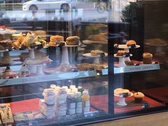 面包甜点陈列柜-星巴克(珠海摩尔百货店)