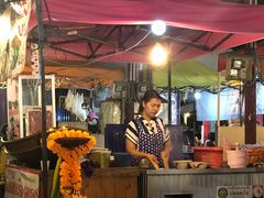 -席娜卡琳火车铁道夜市