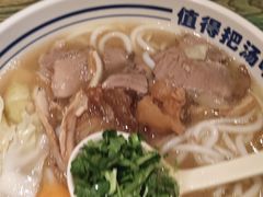 -鑫花溪牛肉米粉(东环大润发店)