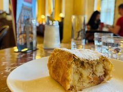 Apfelstrudel-中央咖啡馆