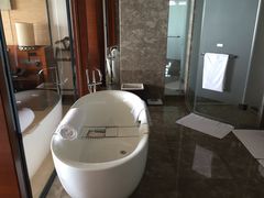 -三亚湾海居铂尔曼度假酒店