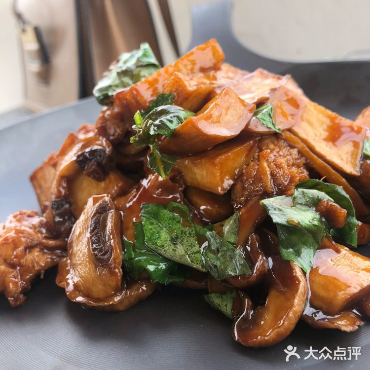 别有一番风味，很多绿植