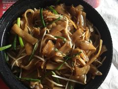 干炒牛河-拾贝海鲜馆（海鲜粤菜）(花果园店)