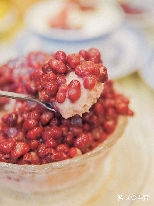 广信牛奶甜品世家(台东店)牛奶红豆沙冰图片