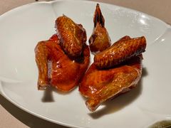 脆皮乳鸽-荣轩(新荣记环球金融中心店)