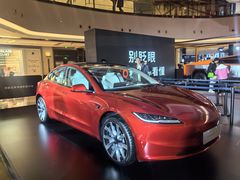 -TESLA 特斯拉(上海太古汇体验店)