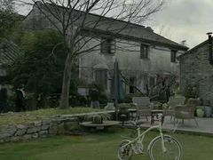 -田园东方蜜桃村的田野营地