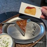 ☕️下雨天来喝个咖啡也太chill了

