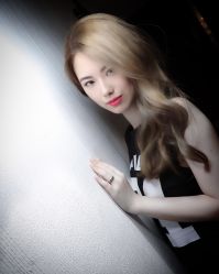 -苑苑发型设计