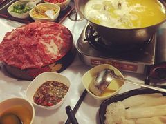 -鲜入围煮花胶鸡海鲜火锅