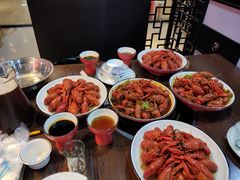 -虾弄弄海派小龙虾·牛羊蝎子火锅