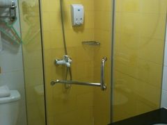 商务大床卫浴-如家酒店(上海南京路人民广场店)