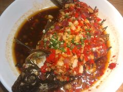 香煎鲫鱼-费大厨辣椒炒肉(万家丽一店)