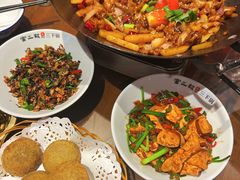 -富正毅三下锅·湘西韵味(天门山索道店)