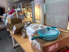 -唯品仓(东山锦轩·现代城店)