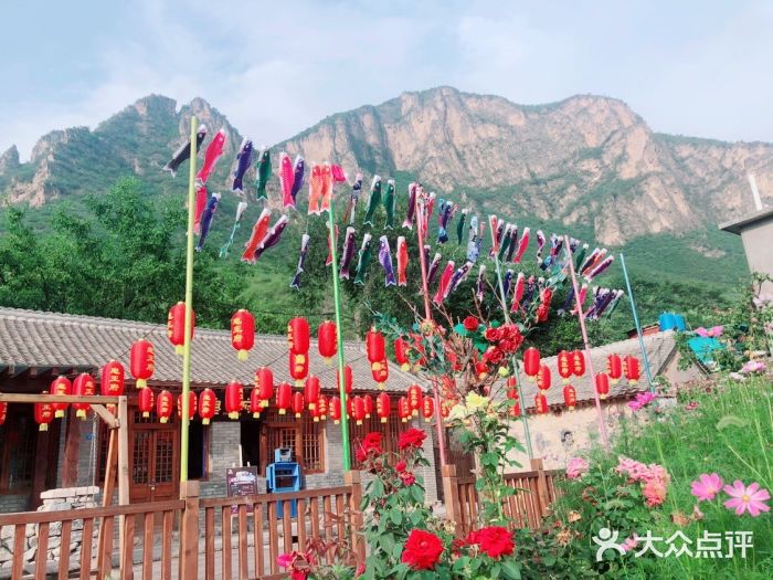 百里峡七彩艺术小镇图片