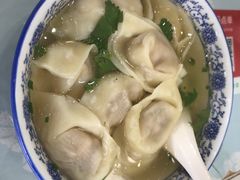 -滋滋香馄饨(听海路店)