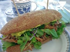 Sandwich-villa de ato