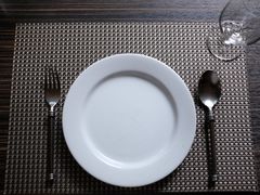 餐具摆设-Ruen Urai