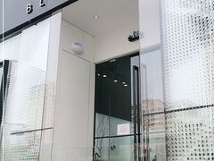 门面-BLACKSWAN黑天鹅(环球店)