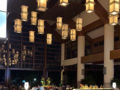 -亚龙湾喜来登·美景台大堂吧
