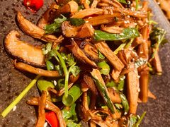 绝味菌皇-奉天小馆·非遗东北菜(沈阳万象城店)