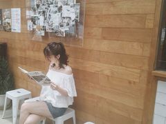 -ROAST coffee & eatery