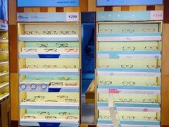 -LOOK眼镜·蔡司依视路配镜(宝山万达店)