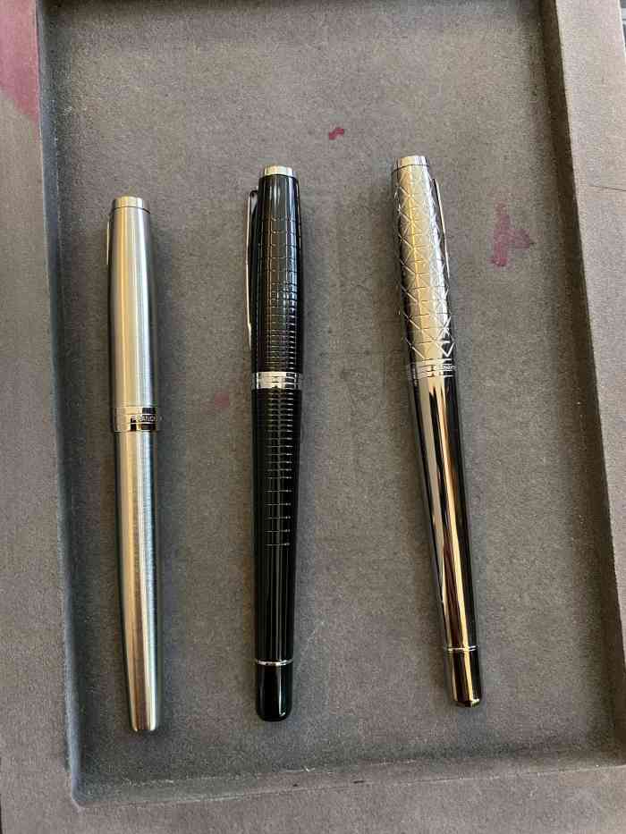 对于我这种不懂钢笔的小白入手的第一支钢笔是派克家的导购姐姐非常之