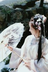 -一揽芳华汉服旗袍体验馆(拙政园店)