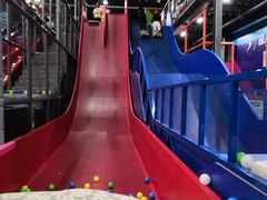 -超人空间竞技场·轰趴团建蹦床主题公园