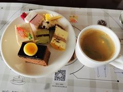 -荣誉国际酒店-云顶旋转餐厅