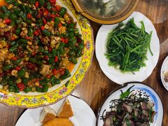 -乡土特色.冷锅鱼.牦牛肉汤锅