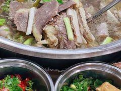 牛肉汤锅-黑竹沟新场牛肉火锅