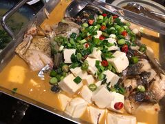 干锅鱼头-菲乐餐厅(三十年经营·湖滨路店)