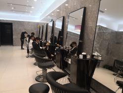 -TONI&GUY