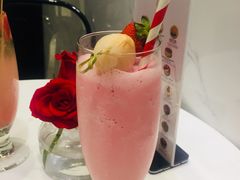 草莓果昔-PETIT PARIS 小巴黎(花园道店)