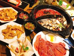 -老房老舍重庆火锅(假日城市店)
