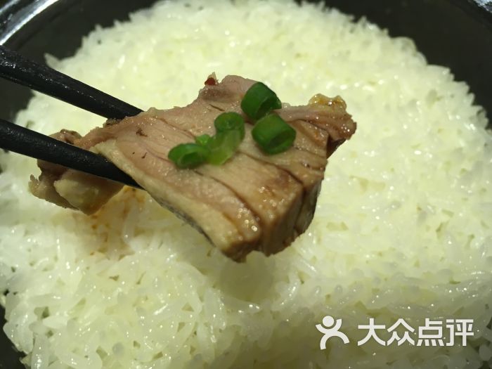 香辣鸭腿饭