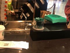 -星巴克(浦东机场T2到达店)