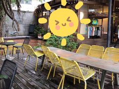 -莓园冰淇淋店