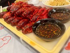 -肥肥虾庄·金牌油焖大虾(汉口城市广场店)