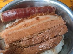 -梁阿婆廿年老牌扣肉糯米饭