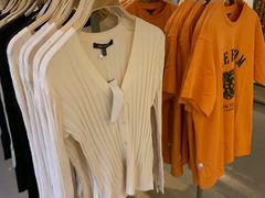 -URBAN REVIVO(济南领秀城贵和购物中心店)