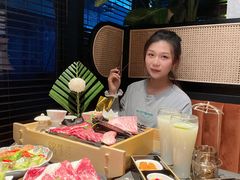 -铭牛烧肉·和牛海鲜自助(高新月牙湖店)