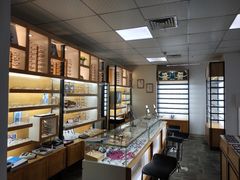 -LOGO眼镜·蔡司品牌折扣店(龙华清湖店)